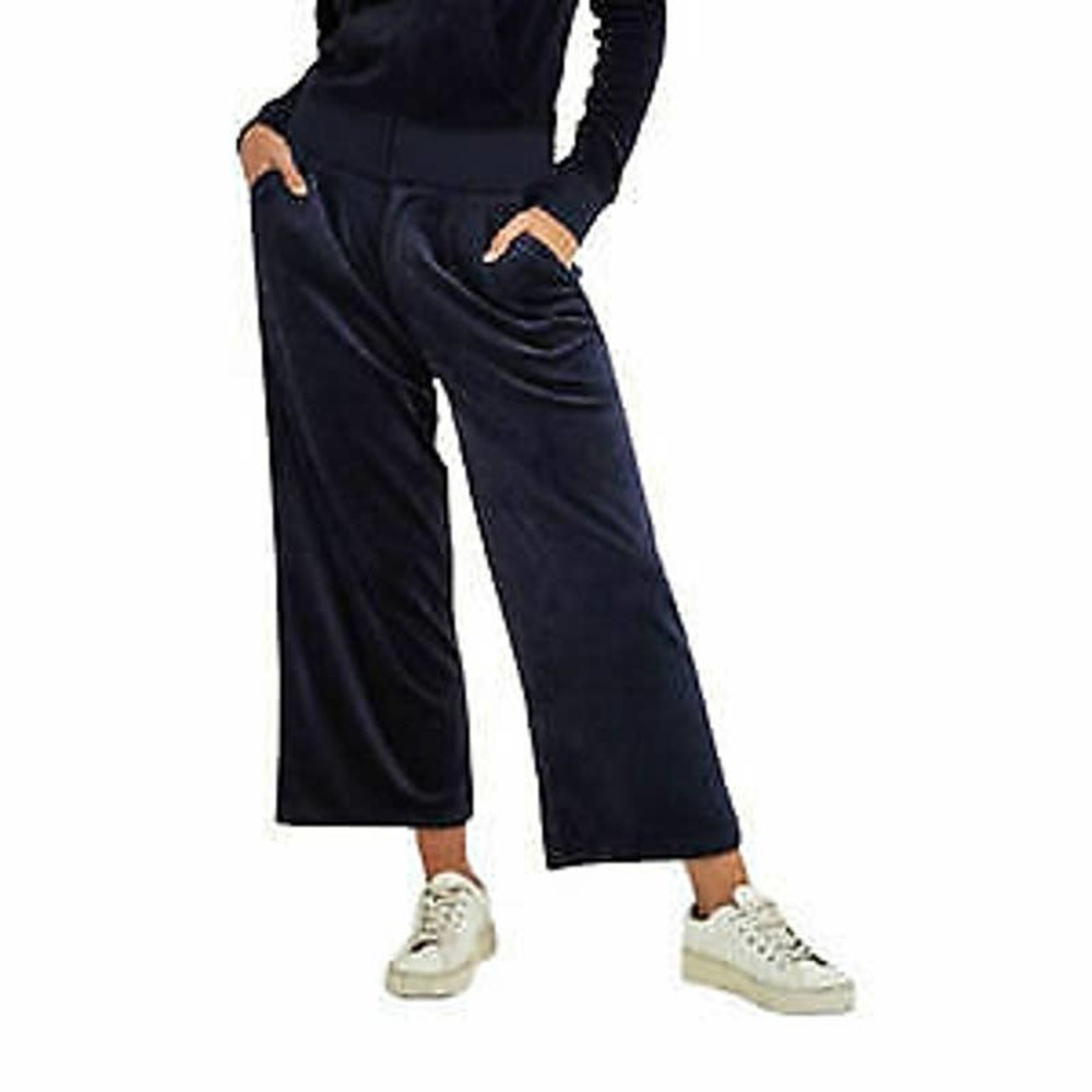 NWT Juicy Couture Womens Black Velour Cropped Pant